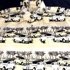 Crossings Mens Size L Button Up Short Sleeve Shirt Woody Print Surfboard Palms
